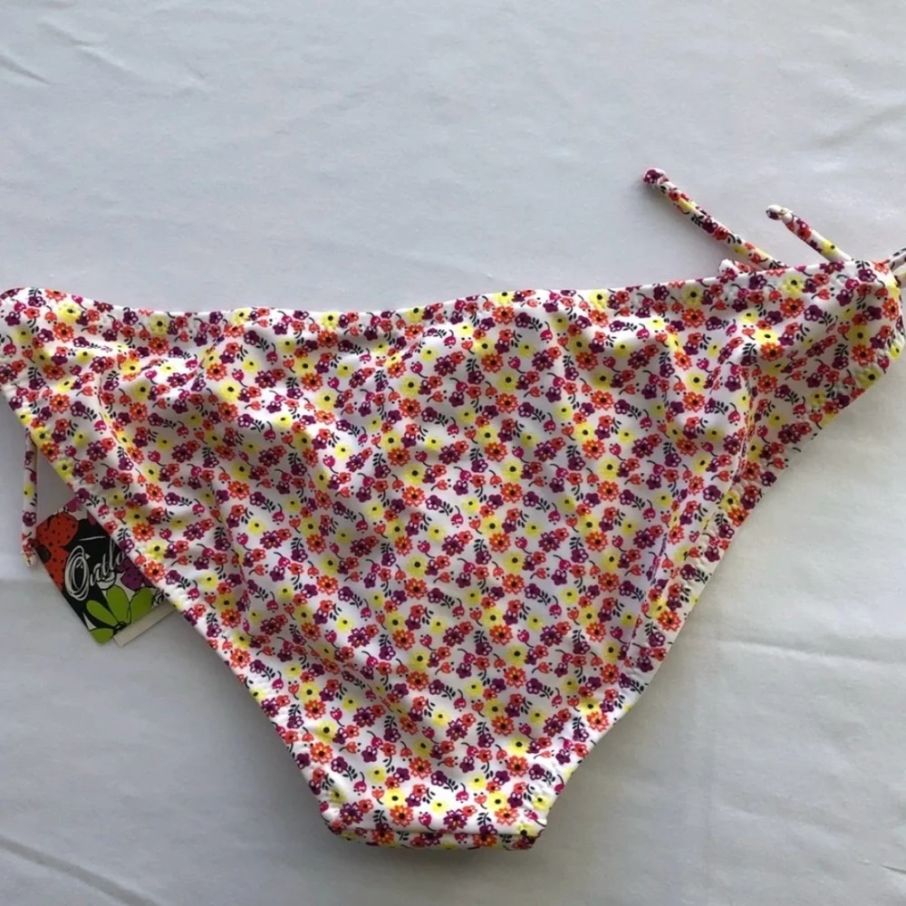 NWT Bathing Suits Outlooks Women’s Swimsuit Top Bottoms Floral Print Size XL - Picture 12 of 17